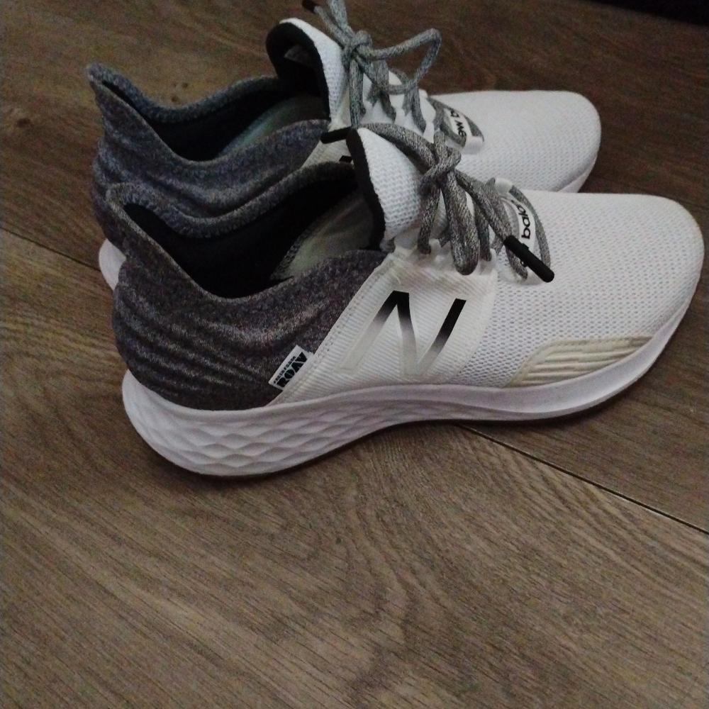 Womens New Balance Fresh Foam ROAV Running Sneakers